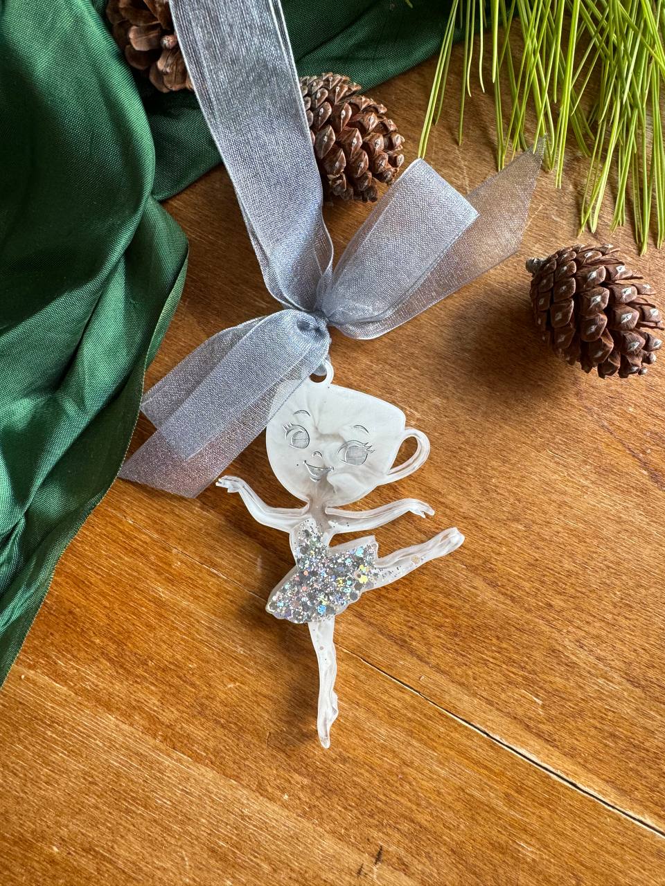 “Ballerino Cappuccino” - Decorazione Natalizia in Resina Artigianale